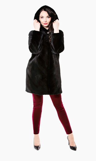Shorn beaver fur-coats in strips (with a mink fur hood)